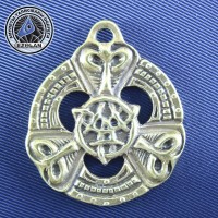 Кельтский узел любви сохранил значение и символ трискелиона